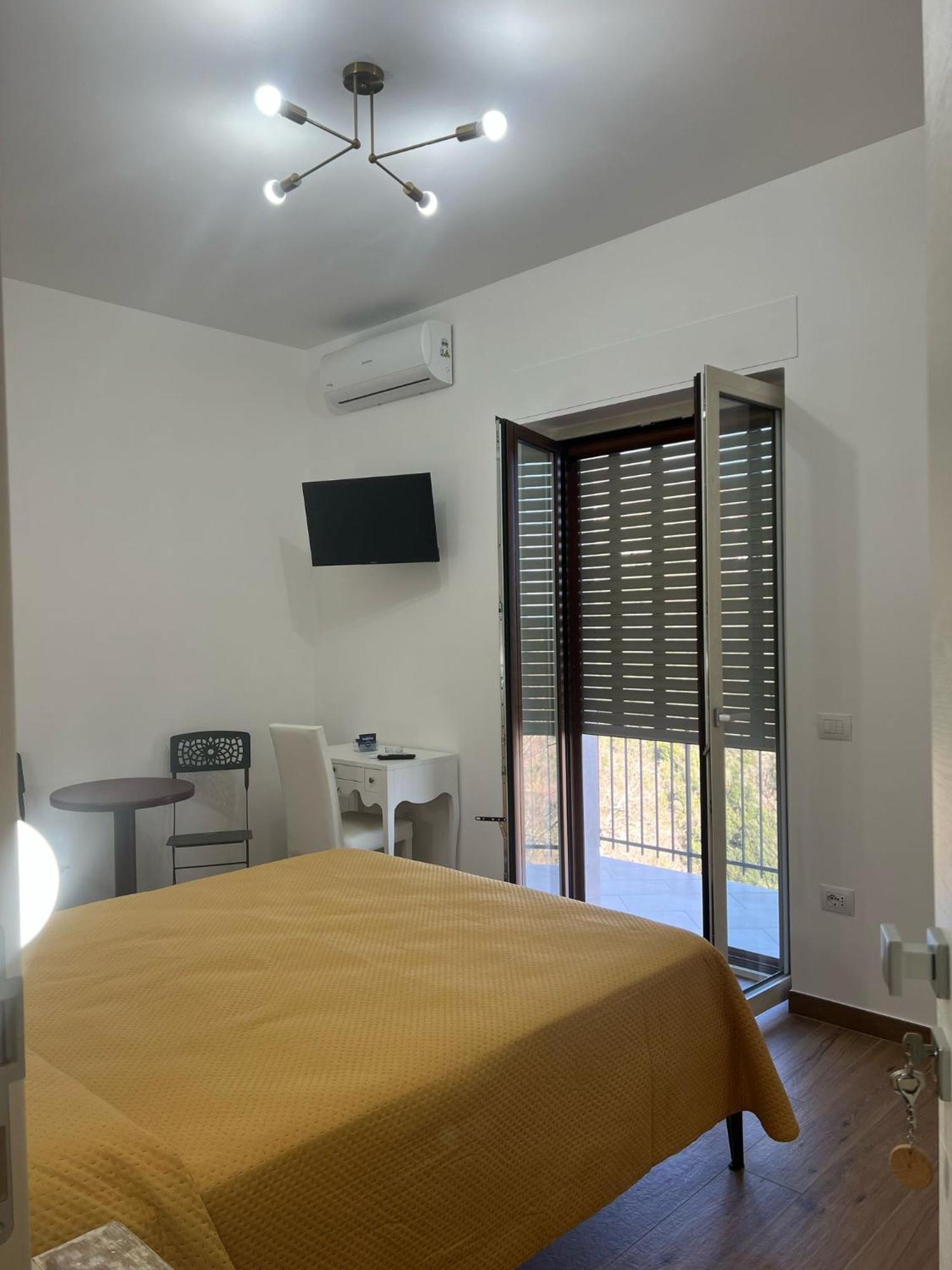 Dente Di Leone Hotel San Mauro Cilento Kültér fotó